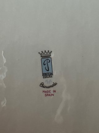Fuente de Porcelana Pontesa con Borde Dorado