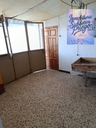 Casa con Cochera y Gran Patio