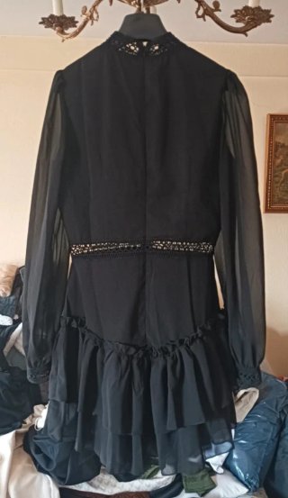 Vestido negro elegante manga larga