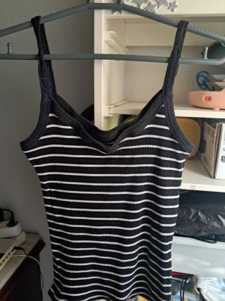 Camiseta tirantes rayas blanco y negro