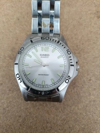 Reloj Casio Plata y Blanco