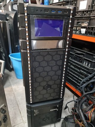 PC Gaming i7 8700K,32GB RAM, RX Vega 64, R.L, 3TB