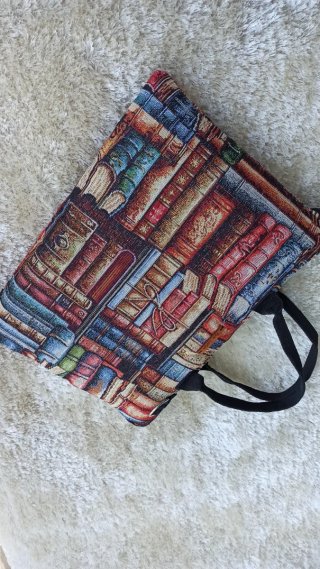 Maletín diseño libros multicolor