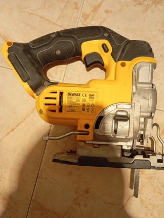Sierra de calar Dewalt DCS331