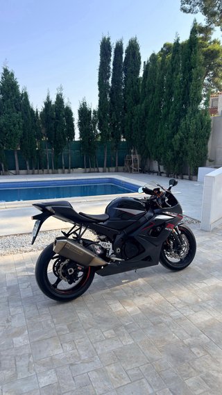 Suzuki GSXR 1000 K6