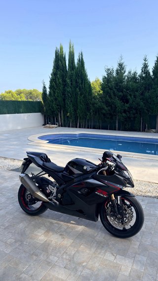 Suzuki GSXR 1000 K6