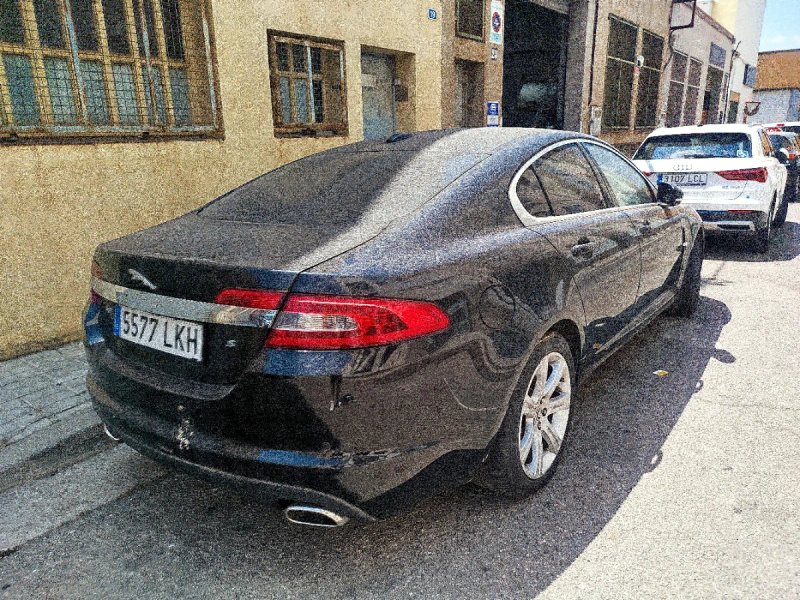 Jaguar XF 2010 - foto 1