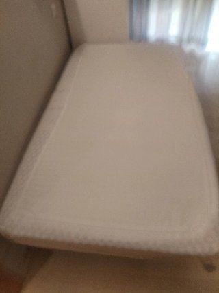 Somier metálico y de madera y colchón