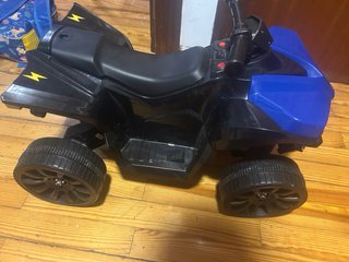 Quad infantil negro y azul