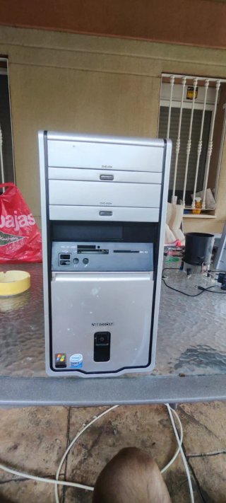 Torre PC Pentium IV Beige/Plata