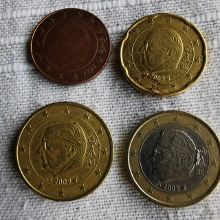 Moneda Bélgica con exceso de metal