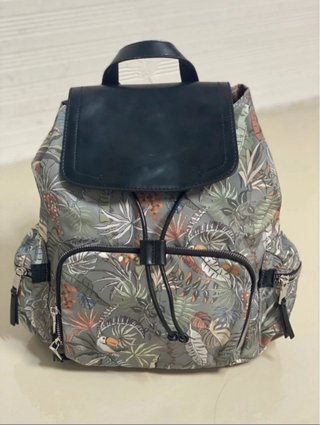Mochila Parfois Estampado Tropical