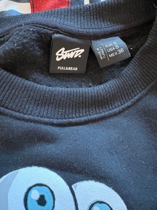 Sudadera Negra con Diseño Gráfico