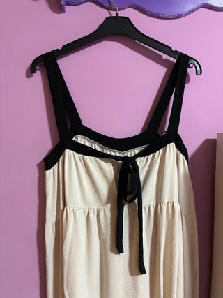 Vestido largo beige y negro