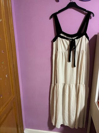 Vestido largo beige y negro