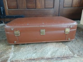 Maleta vintage marrón