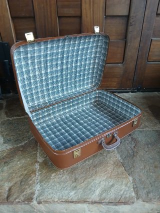 Maleta vintage marrón