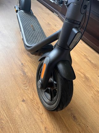 Patinete eléctrico negro