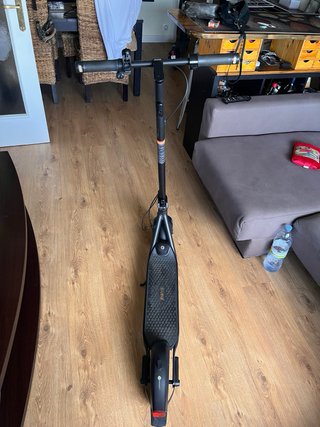 Patinete eléctrico negro