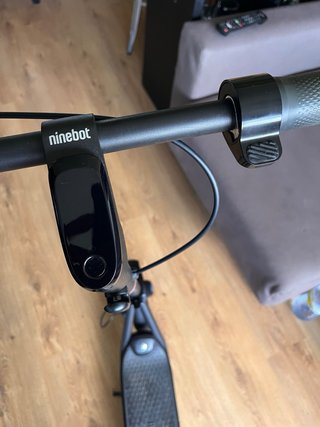 Patinete eléctrico negro