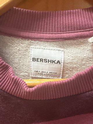 Sudadera Bershka rayas rosa y morado