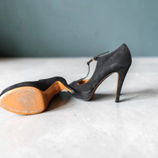 Tacones Gucci Betty Ante Negro T-Strap