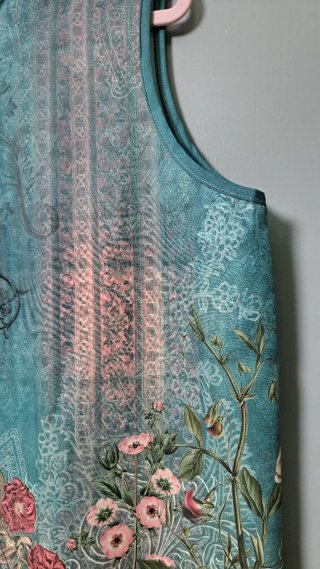 Blusa sin mangas con estampado floral