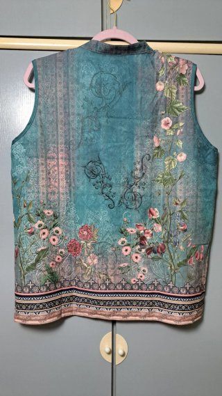 Blusa sin mangas con estampado floral