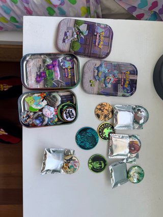 Accesorios Pokémon: Dados, Monedas y Pines