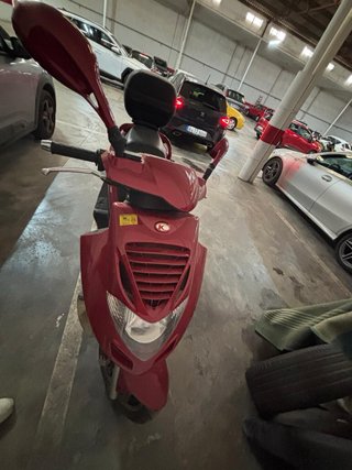 Kymco 50cc Scooter Rojo Beta&wine