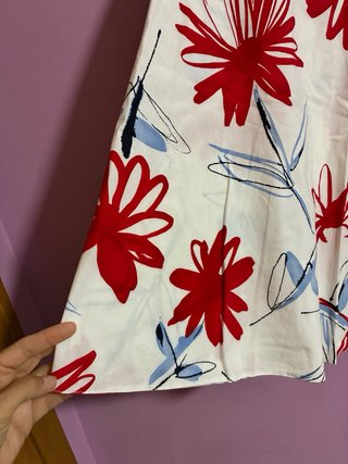 Falda midi estampada flores rojas