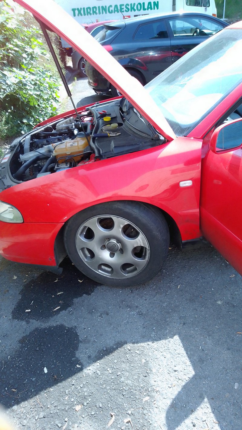 Audi A4 2001 - foto 1