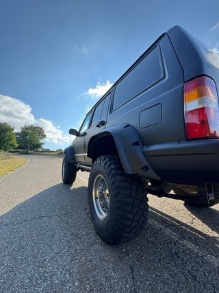Jeep Cherokee