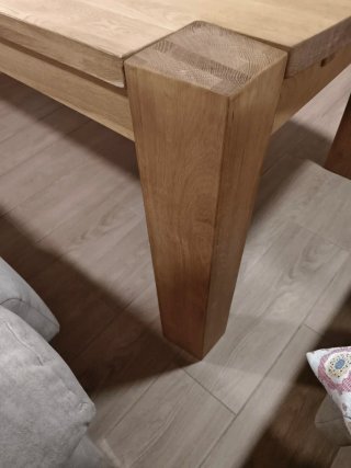 Mesa de comedor de madera