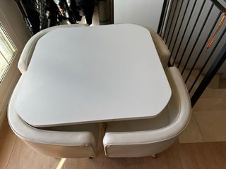 Mesa de comedor con 4 sillas marca Menzzo Oslo