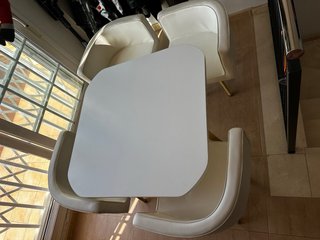 Mesa de comedor con 4 sillas marca Menzzo Oslo