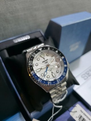Reloj Seiko Automático GMT SKX