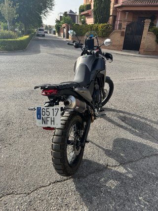 Yamaha Ténéré 700 Frozen Titanio 2025