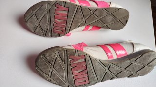 Bailarinas DKNY blancas y rosas