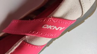 Bailarinas DKNY blancas y rosas