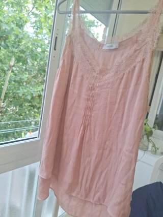 Blusa tirantes Couchel rosa encaje