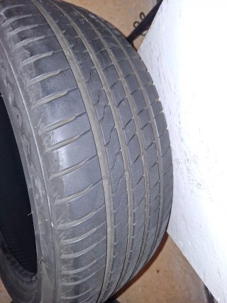 Neumáticos 215/45R17