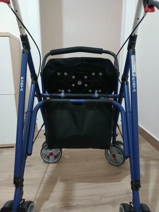 Andador adulto azul sin usar