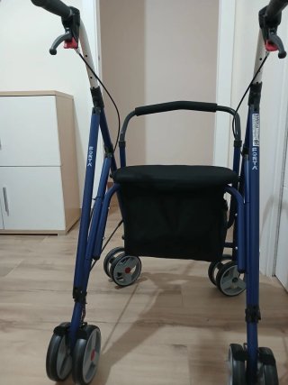Andador adulto azul sin usar