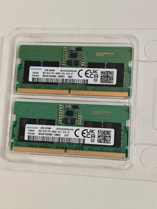 2x Samsung DDR5 SODIMM 8GB PC5-5600V-SC0