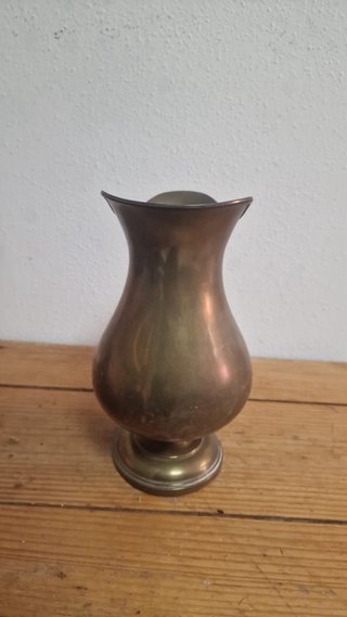 Jarra de latón y cobre