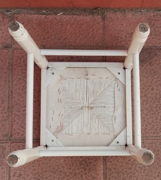 Taburete bajo madera blanco
