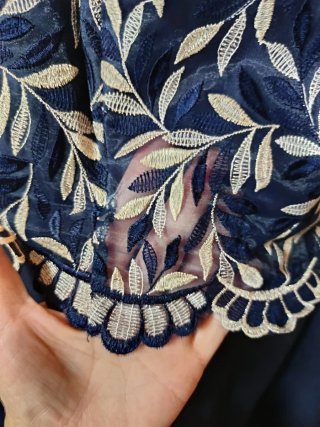 Vestido de fiesta azul y dorado