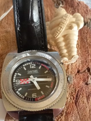 Orologio Quarzo Nero e Arancione