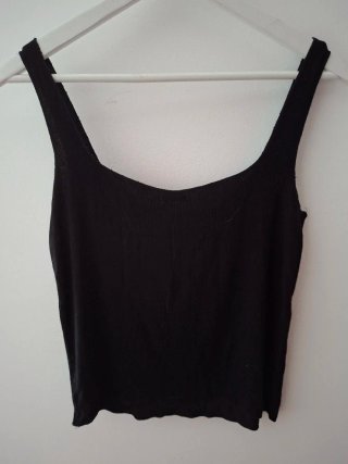 Camiseta tirantes Stradivarius negra M